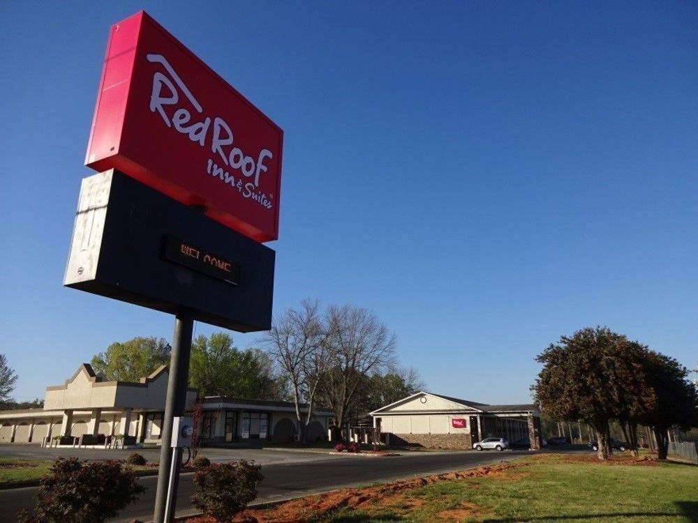 Red Roof Inn & Suites Greenwood, Sc Exterior photo